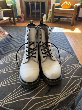Doc Martens White 8-hole Lace-Up Boots size 10